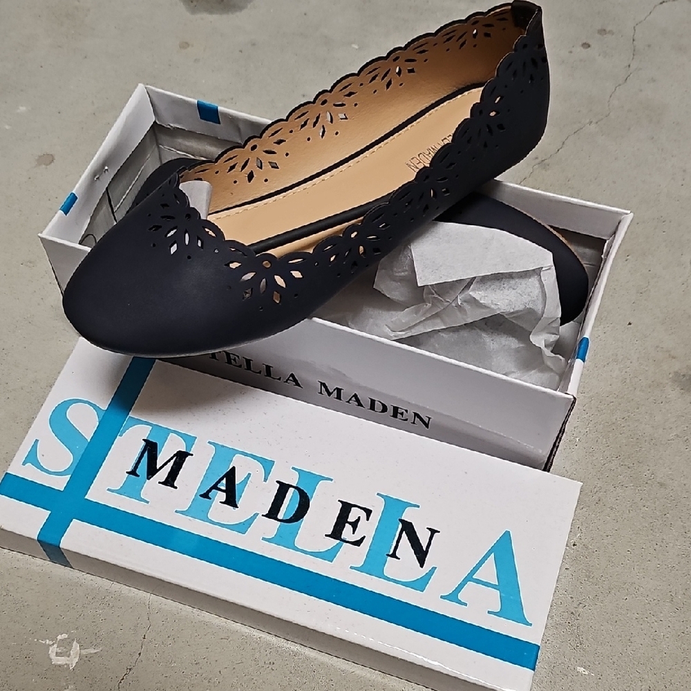 Nwt Navy Blue Flats With Cut Outs